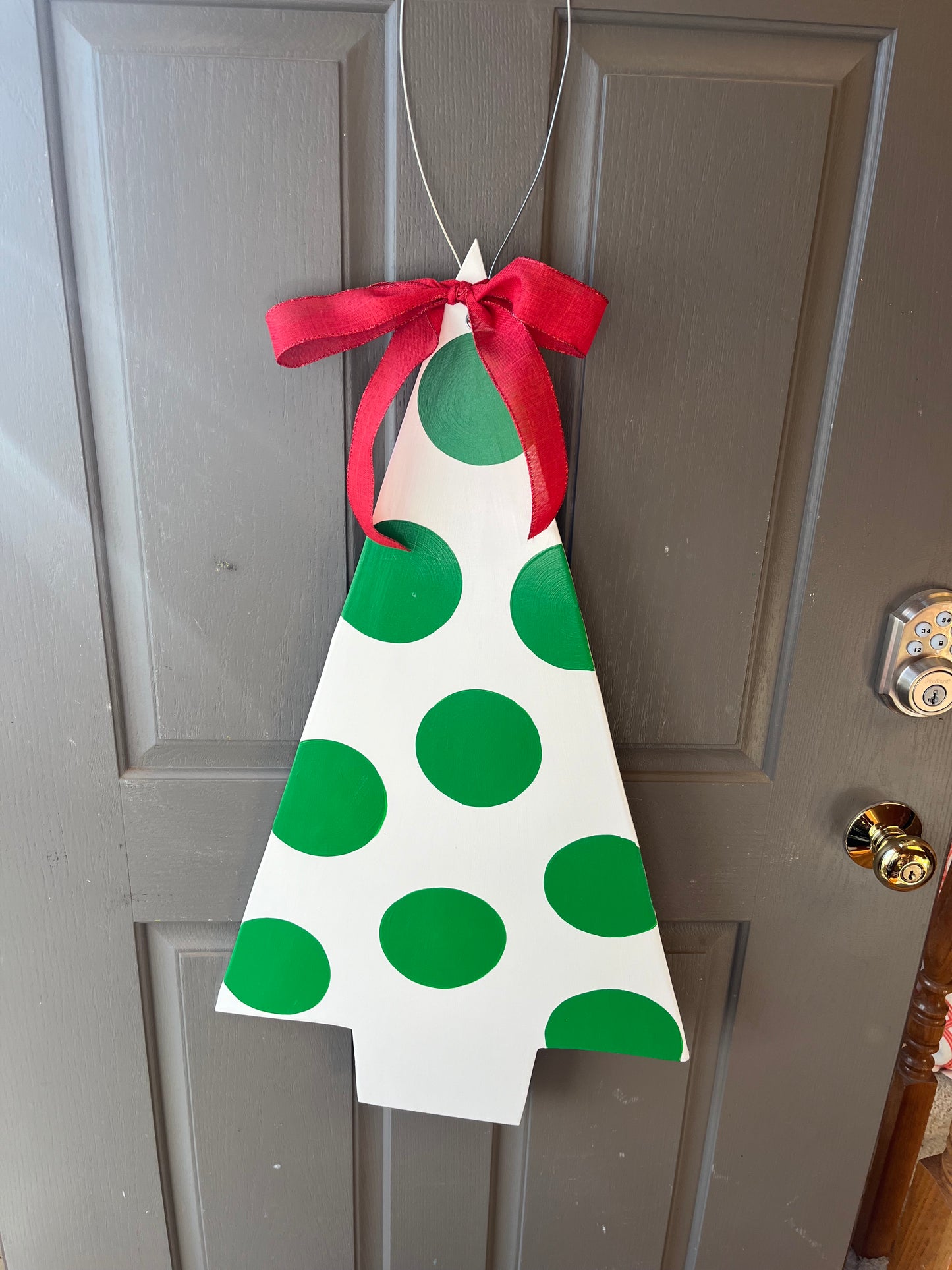 Tri Tree white w/green dots