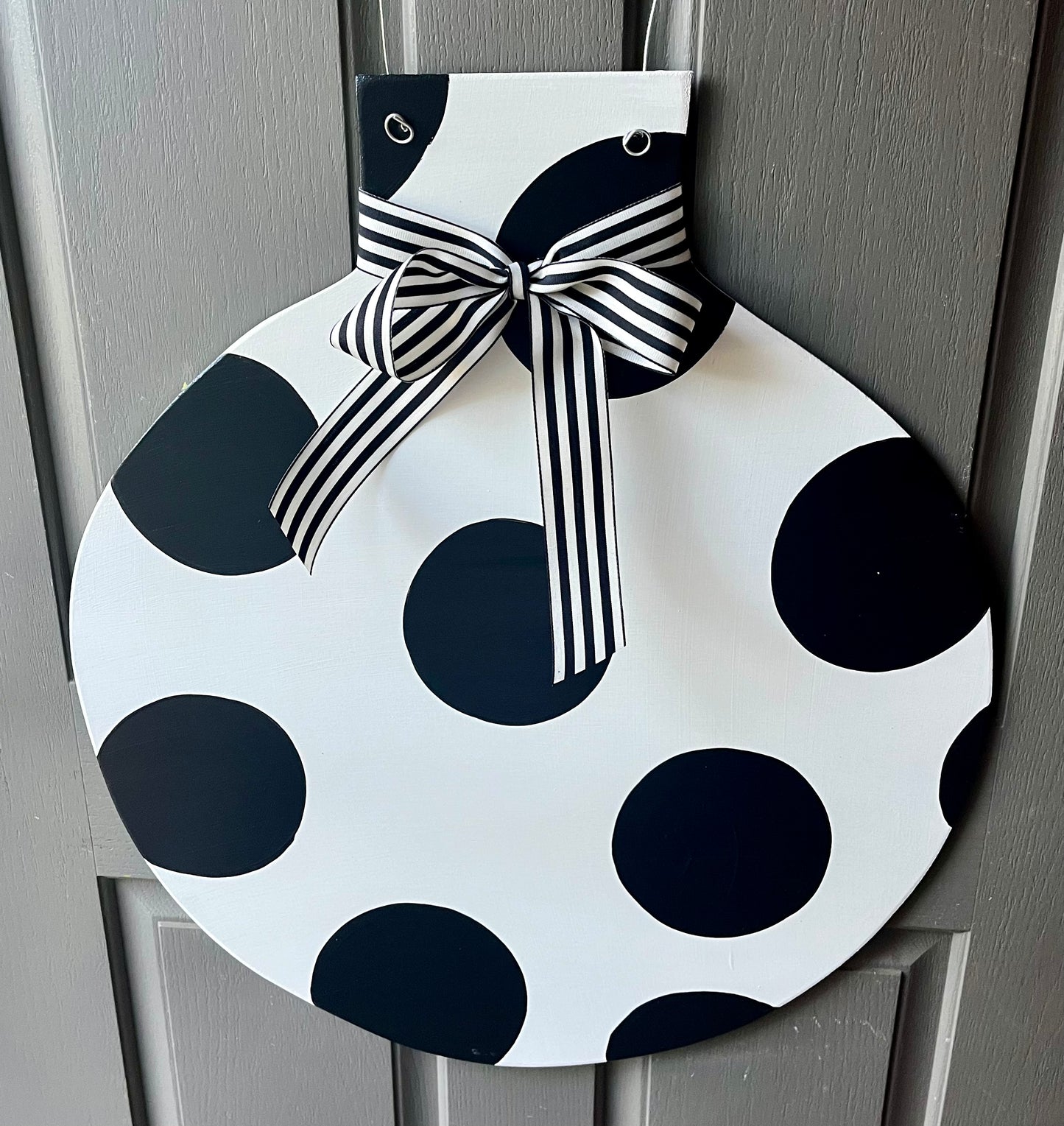 Ornament Round White w/Black Dots